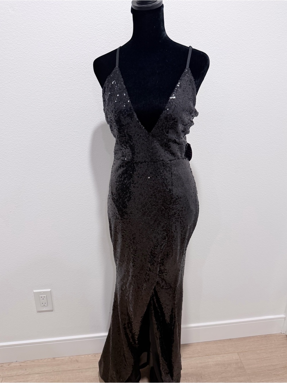 Windsor Black Sequin Strapless V-Neck Evening Dress